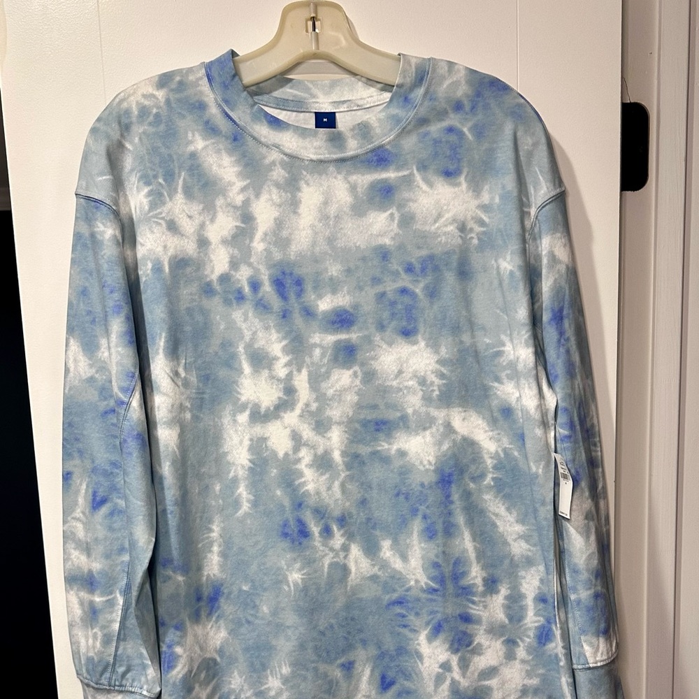 Blue and White Tie-Dye Long Sleeve T-Shirt